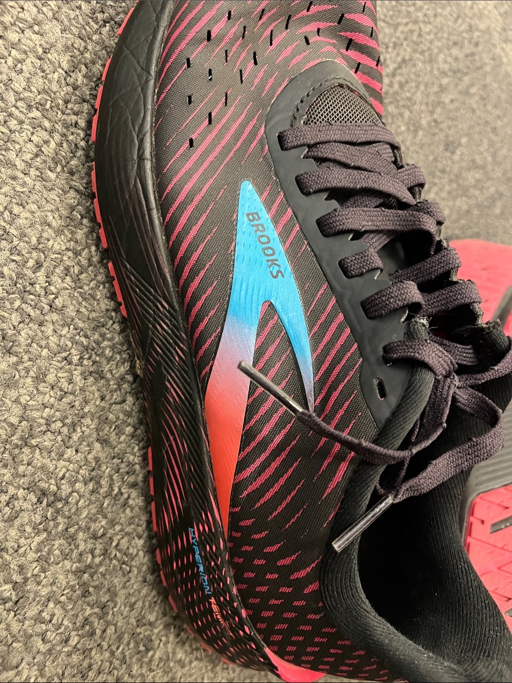 Brooks Hyperion Tempo size 8 - Picture 6 of 9